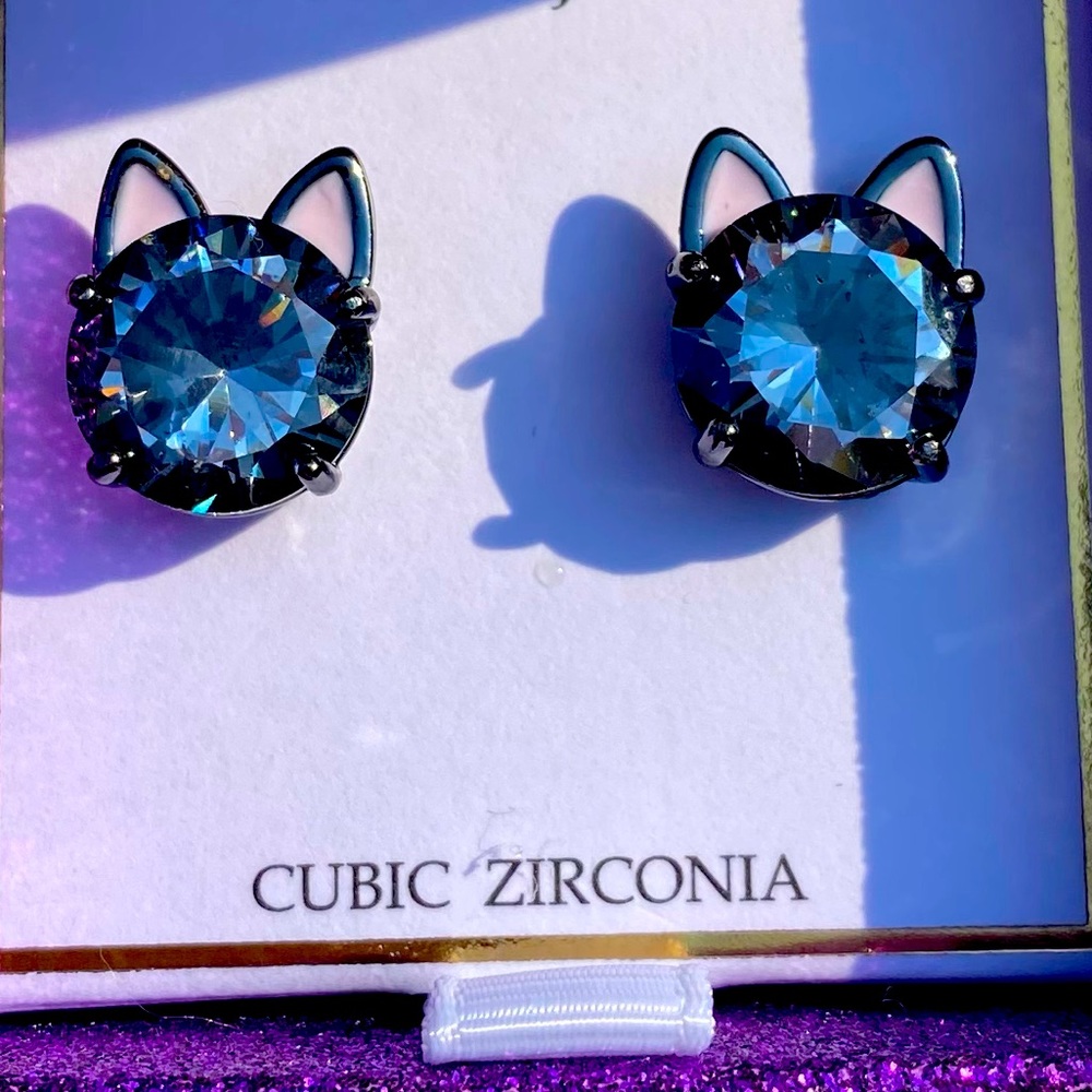 NEW BLUE QUART/tanzanite fun stud earrings-cool cat!!